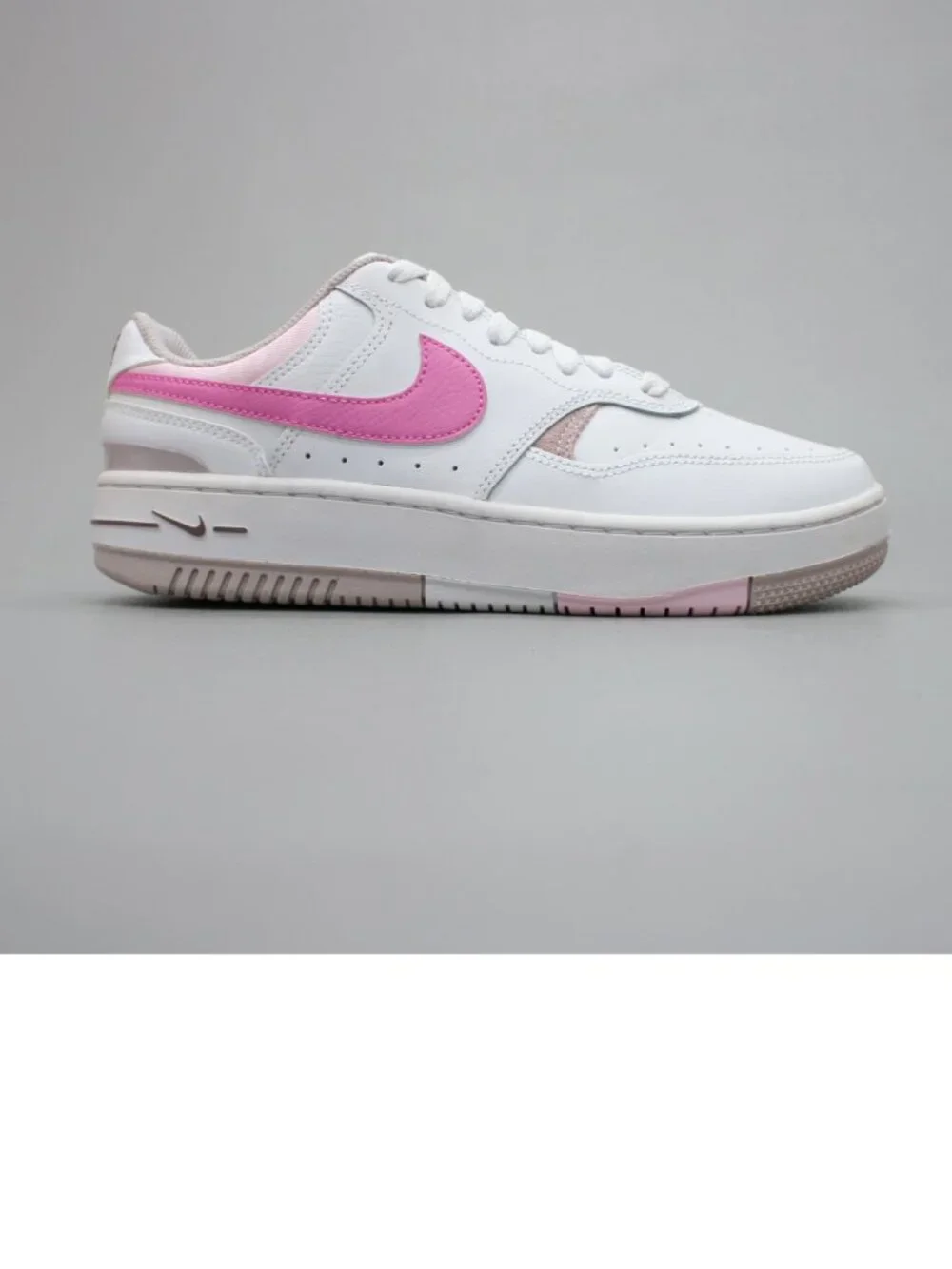 Nike Ladies 8 Gamma Force White/Playful Pink Tennis Shoes Sneakers - FZ3613-100 - Picture 4 of 12